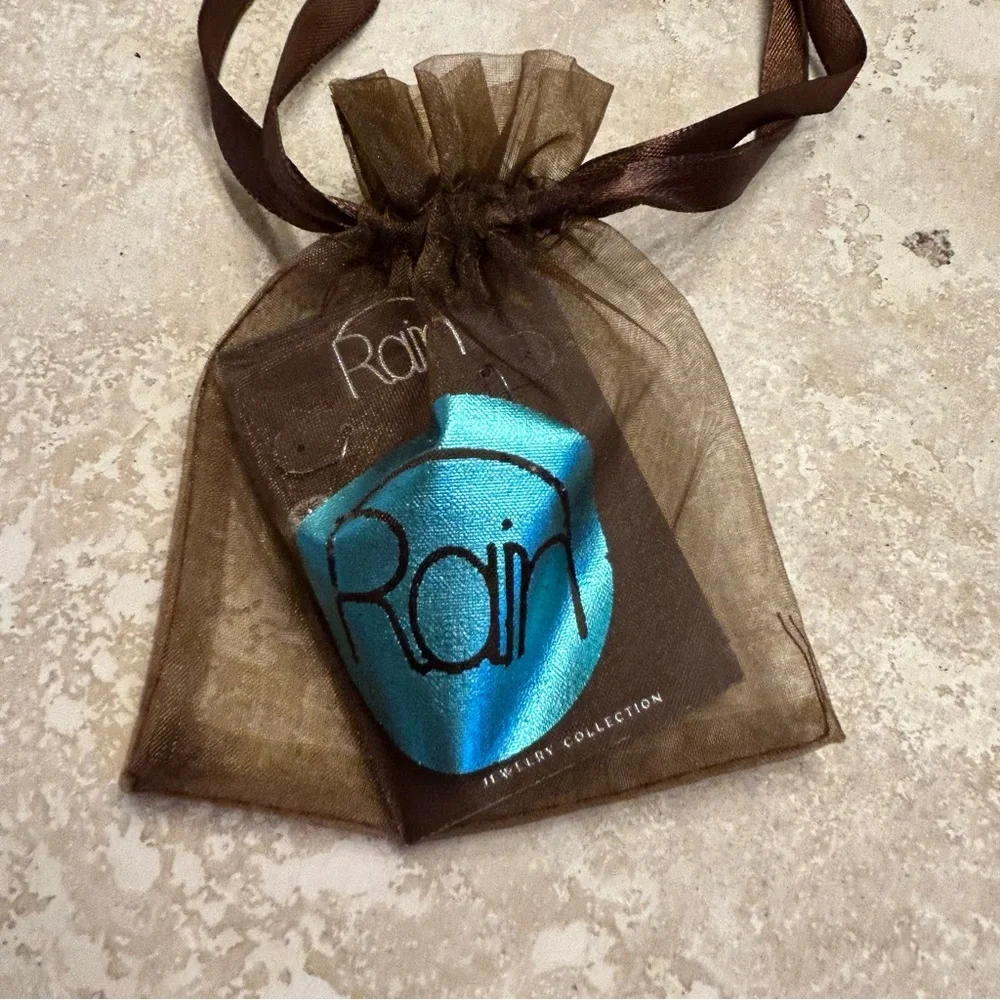 RAIN Engraved Silver Earrings NWT - Picture 5 of 5